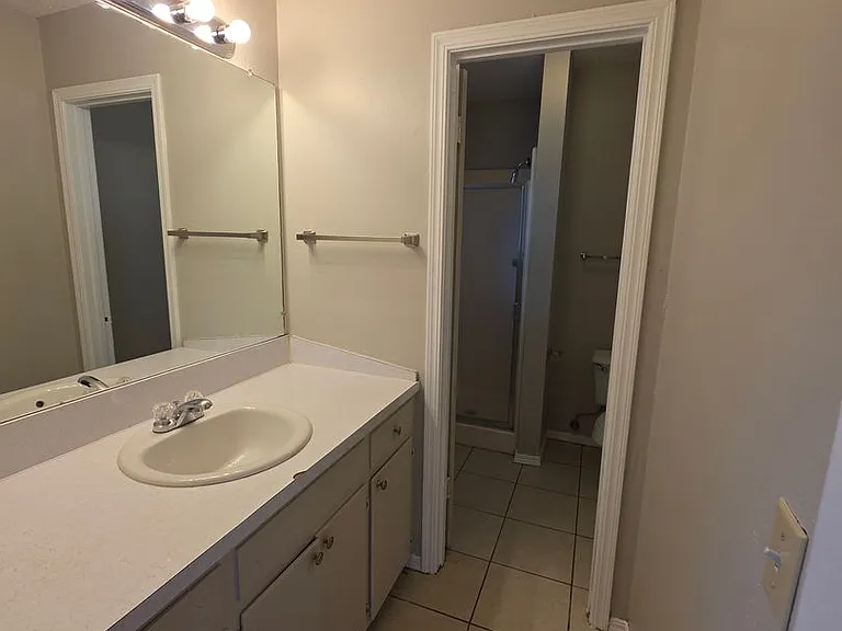 1336 S Sidney Ave — Photo 9