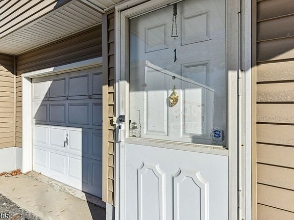 2nd image of 777 Jefferson Ave #1