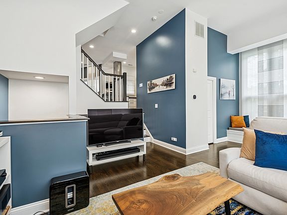 5th image of 7223 N Hamilton Ave Unit A