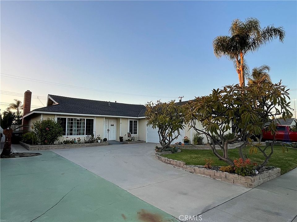 1st image of 15031 Genoa Cir