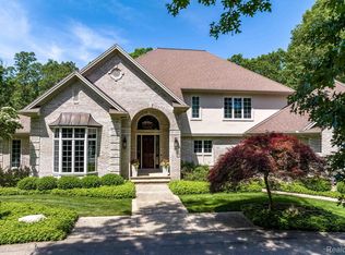 1921 Emerald Glen Ct NE, Ada, MI 49301