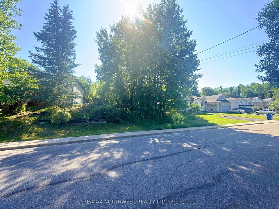 1st image of 881 4th Ave S