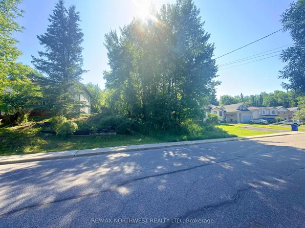 881 4th Ave S, Kenora, ON P9N 1Z9
