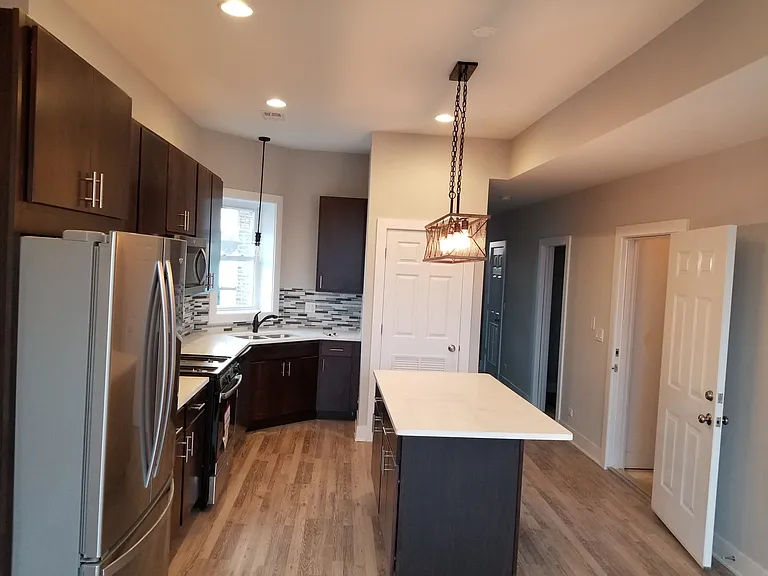 2886 N Milwaukee Ave #3 — Photo 6
