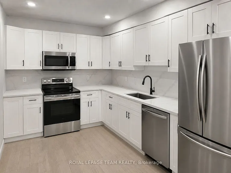 73 Charlotte St — Photo 10
