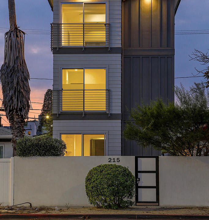 1st image of 215 N Hollywood Way