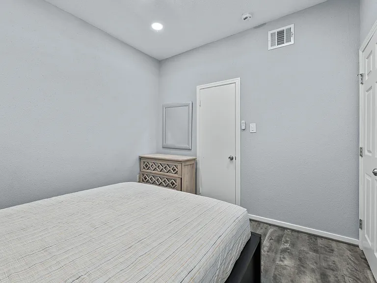 412 Drew St #1 — Photo 7