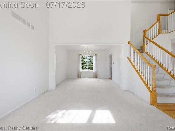 4th image of 5741 Bingham Dr