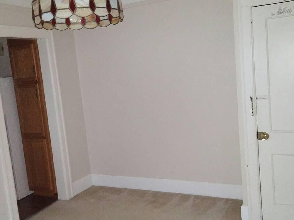 1st image of 1084 Beaconsfield Ave #3