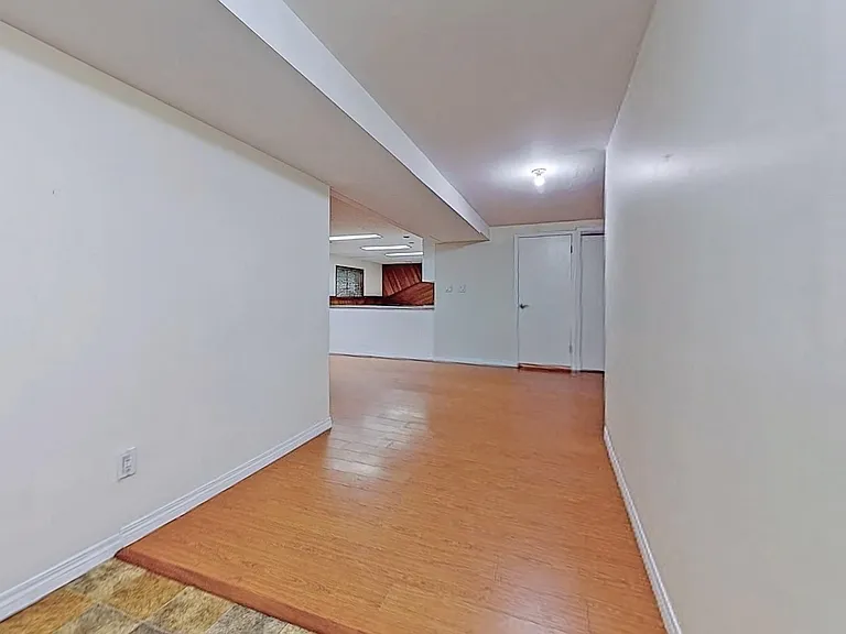 768 Como Lake Ave — Photo 7