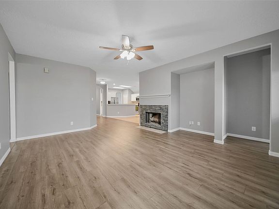 5th image of 22028 Knights Cove Dr