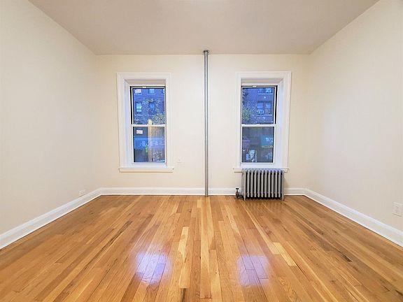 5th image of 3805 Crescent St APT 1A