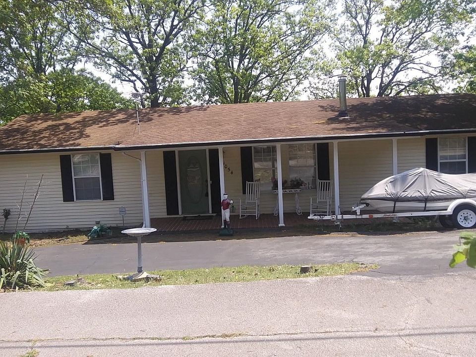 2nd image of 1054 Tablerock Cir