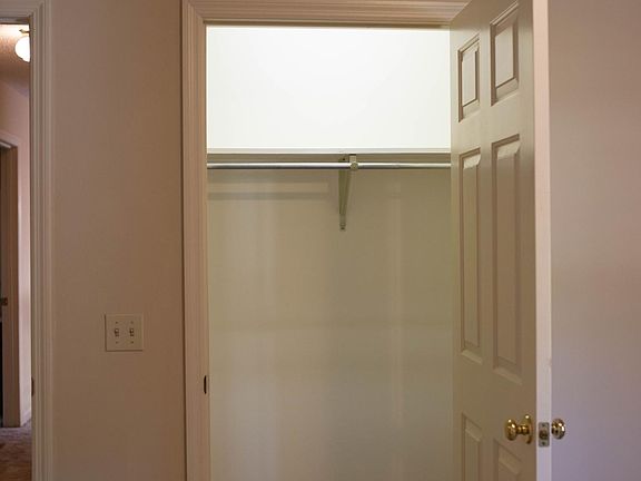 5th image of 8905 Dalton Ln