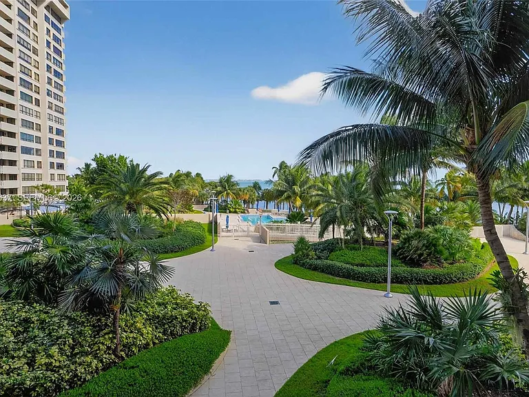 2 Grove Isle Dr #B1706 — Photo 28