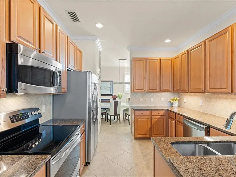 416 Winding Brook Ln #102 — Photo 21