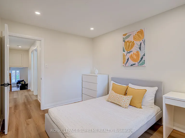 143 Voltarie Cres #UPPER — Photo 19