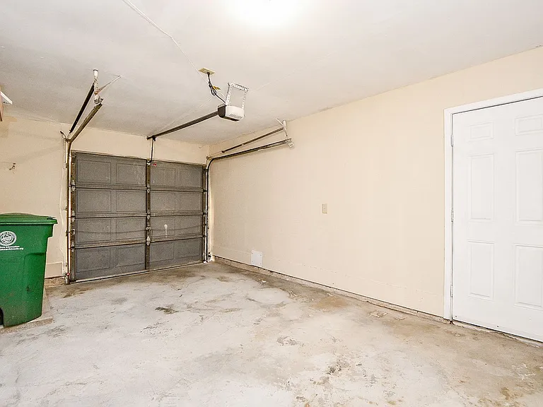 4926 Ridgestone St — Photo 30