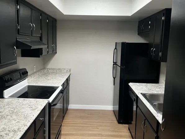 631 S Allred Dr, Tempe, AZ 85281