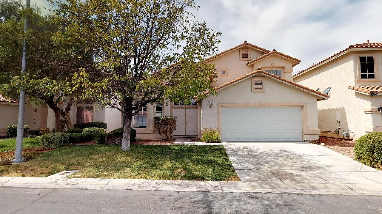 3 bed, 2.5 bath, 1866 sqft, $2,100 — Photo 1