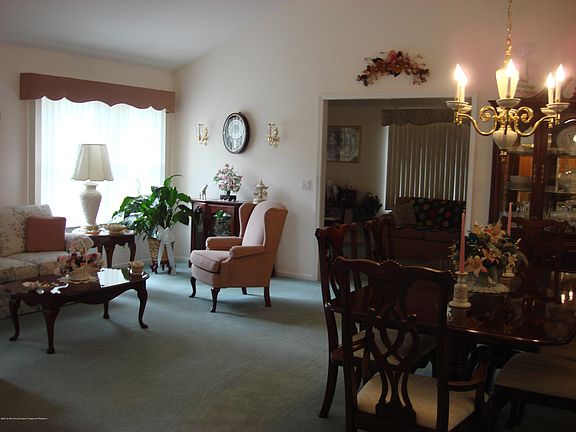 5th image of 3416 Vicari Ave