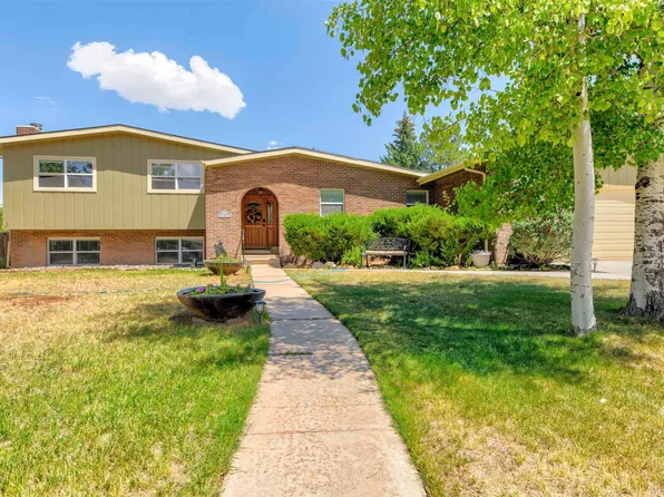 1075 Colina Dr, Laramie, WY 82072