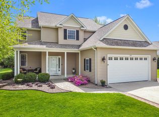 423 Fair Oaks Dr, Williams Bay, WI 53191