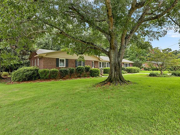 3rd image of 700 Clyde Dr