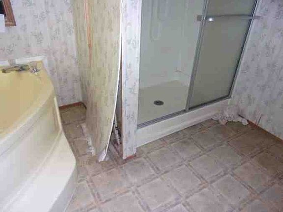 5th image of 15 Wildflower Dr