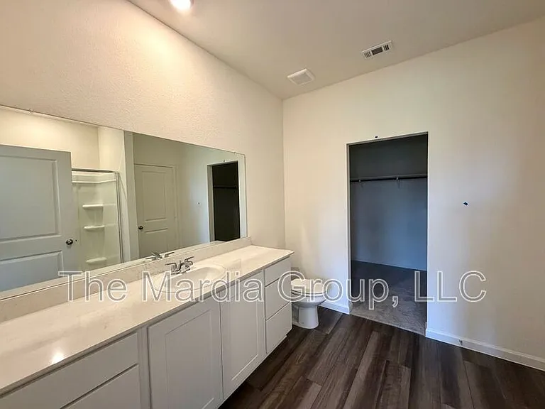 1246 Lambert Dr — Photo 5