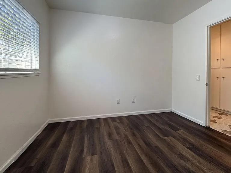 539 Hidalgo Ave — Photo 15