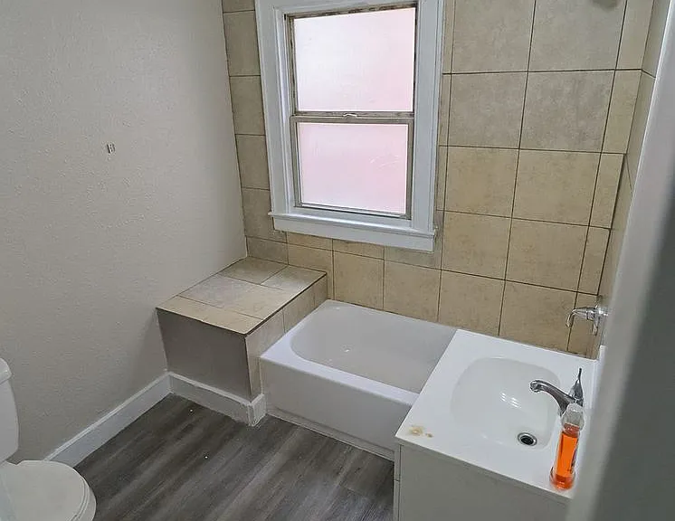 306 E Pine St — Photo 14