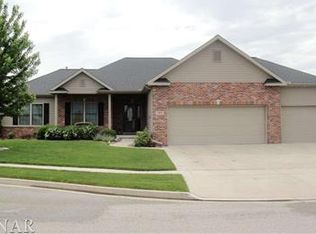 1204 Janet Dr, Bloomington, IL