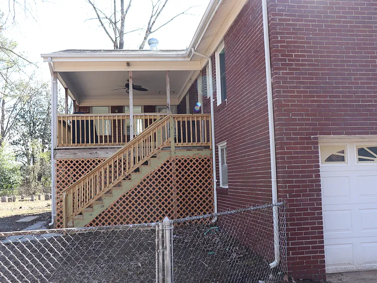 507 Town And Country Dr NW — Photo 3