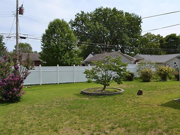 4th image of 10715 Gail Ct