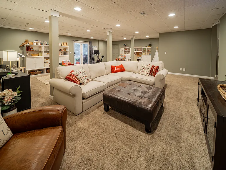 (previous photo showing furnishings that have since been removed)