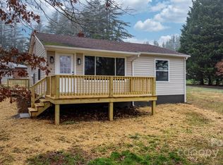 4196 Fairview Hills Dr, Granite Falls, NC 28630