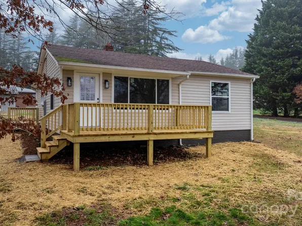 4196 Fairview Hills Dr, Granite Falls, NC 28630