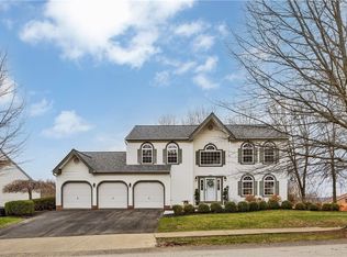 100 Hazelwood Dr, Cranberry Township, PA