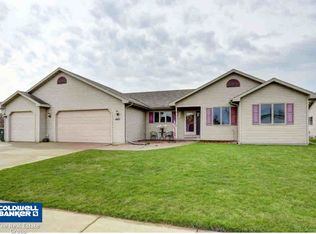2071 Meadowview St, Kaukauna, WI 54130