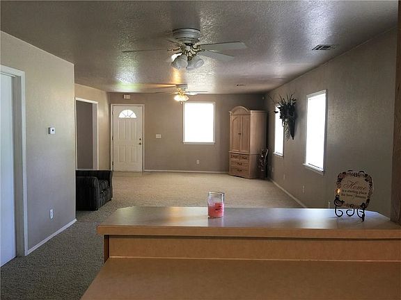 4th image of 835 N Hobson Ave