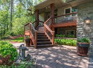 13190 Beehive Ct, Eden Prairie, MN 55346