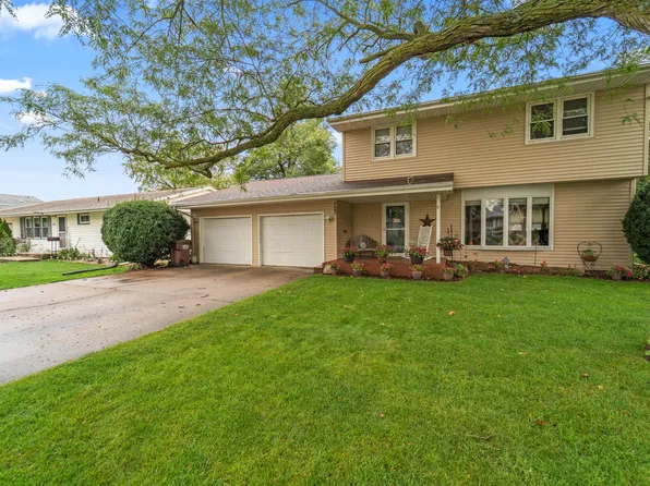 723 16th St, Nevada, IA 50201