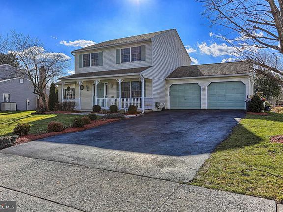 3rd image of 114 Greenbriar Ln