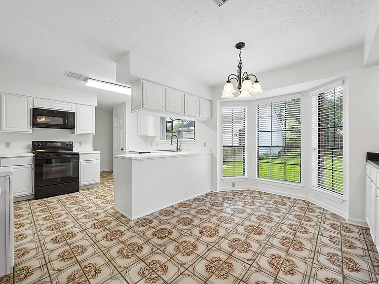 15251 Kelbrook Dr — Photo 6