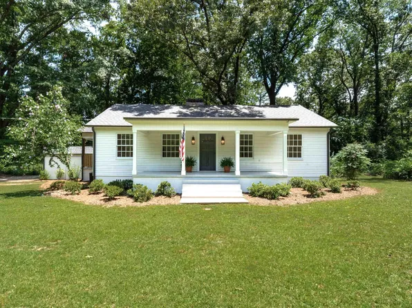 2505 Valleydale Rd, Hoover, AL 35244