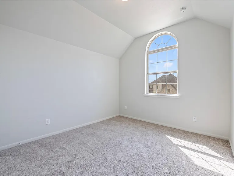 632 Kickapoo Ct — Photo 8