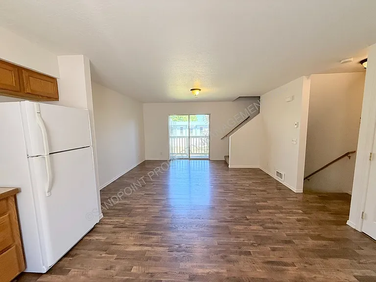 327 Olive St #C — Photo 11