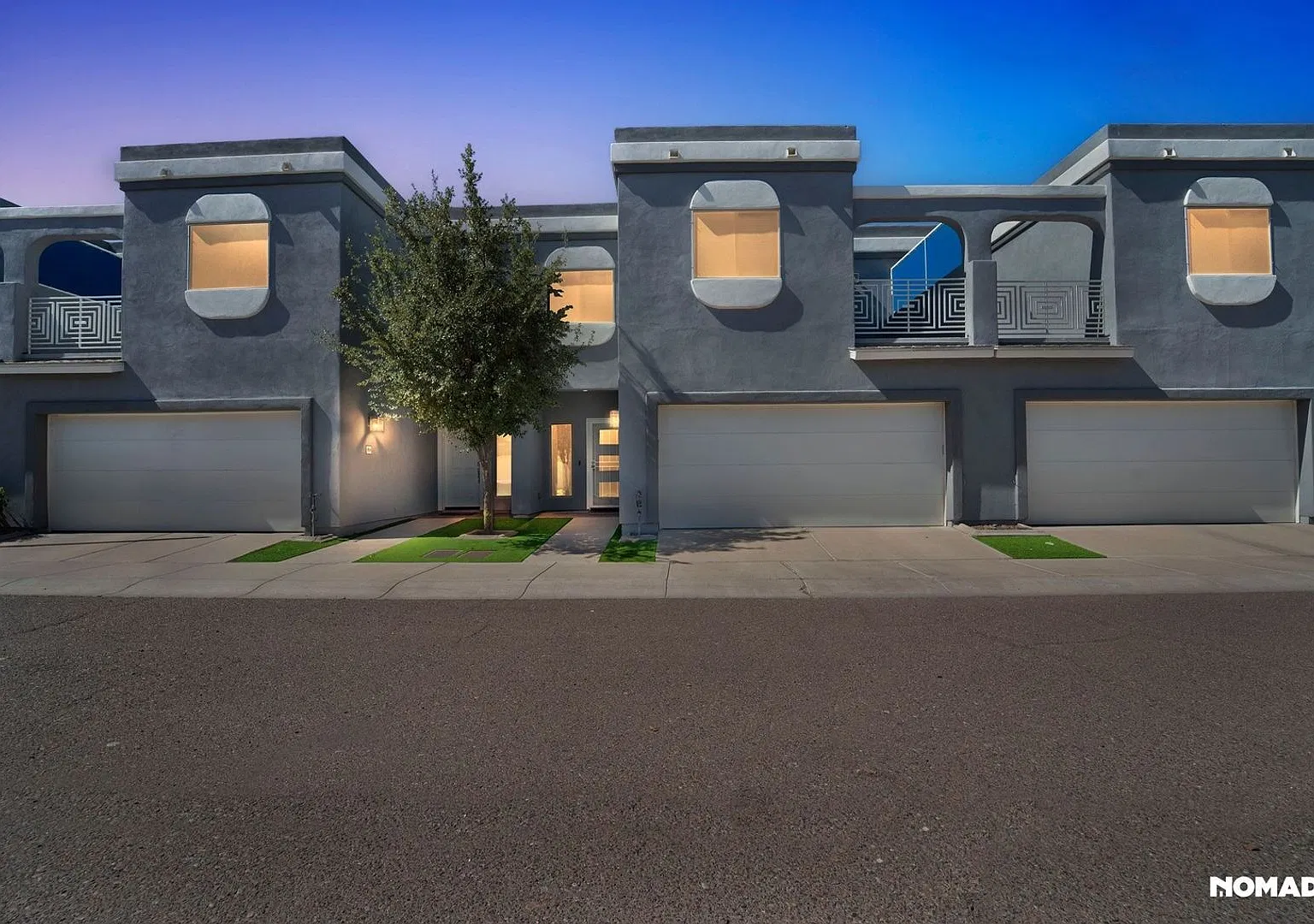 Charming 2BR Townhome in Phoenix — Photo 1