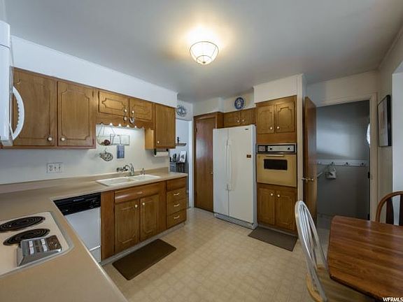 2nd image of 2936 S Ida Cir